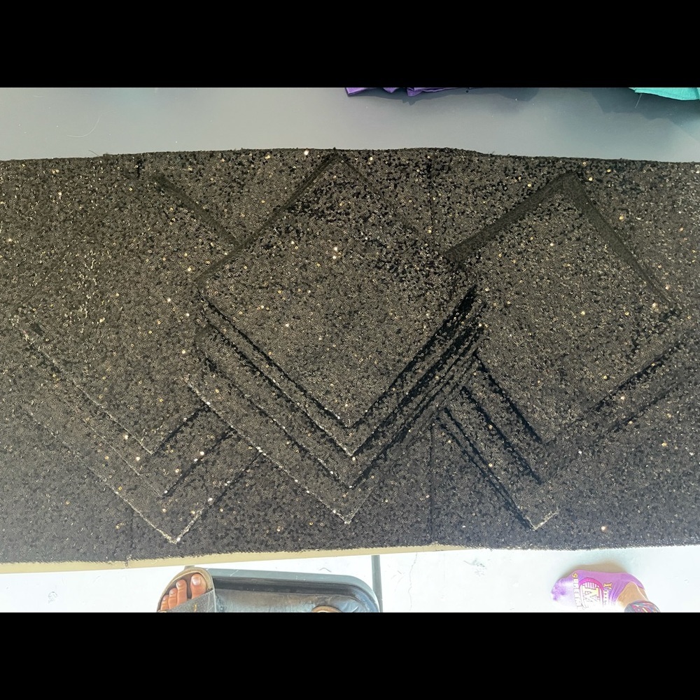 Black Sequin Square Centerpeice - Picture 4 of 5